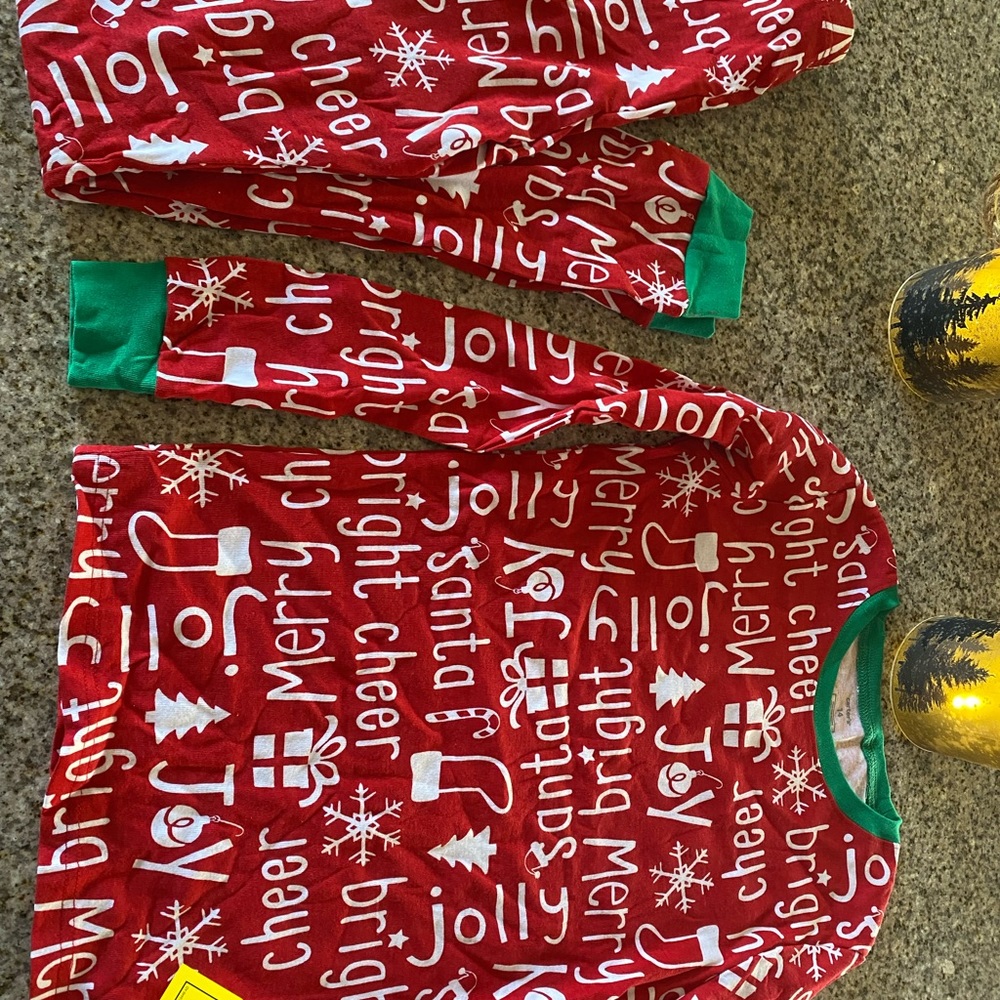 SOLD- Carter’s 2 piece Christmas pajamas - Picture 5 of 6
